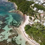Le Ti\' Chajo Anse Des Rochers Vue Mer
