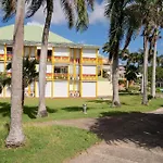 Le Ti\' Chajo Anse Des Rochers Vue Mer